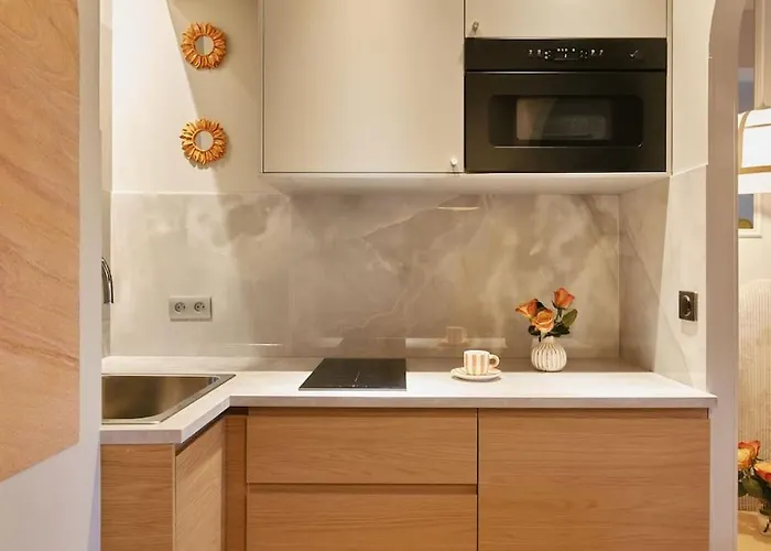 Hermes - Duke Housing * Paris